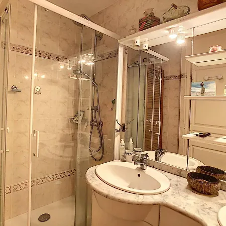 Maison La Rochelle, 5 Pieces, 6 Personnes - Fr-1-710-2 Hotel